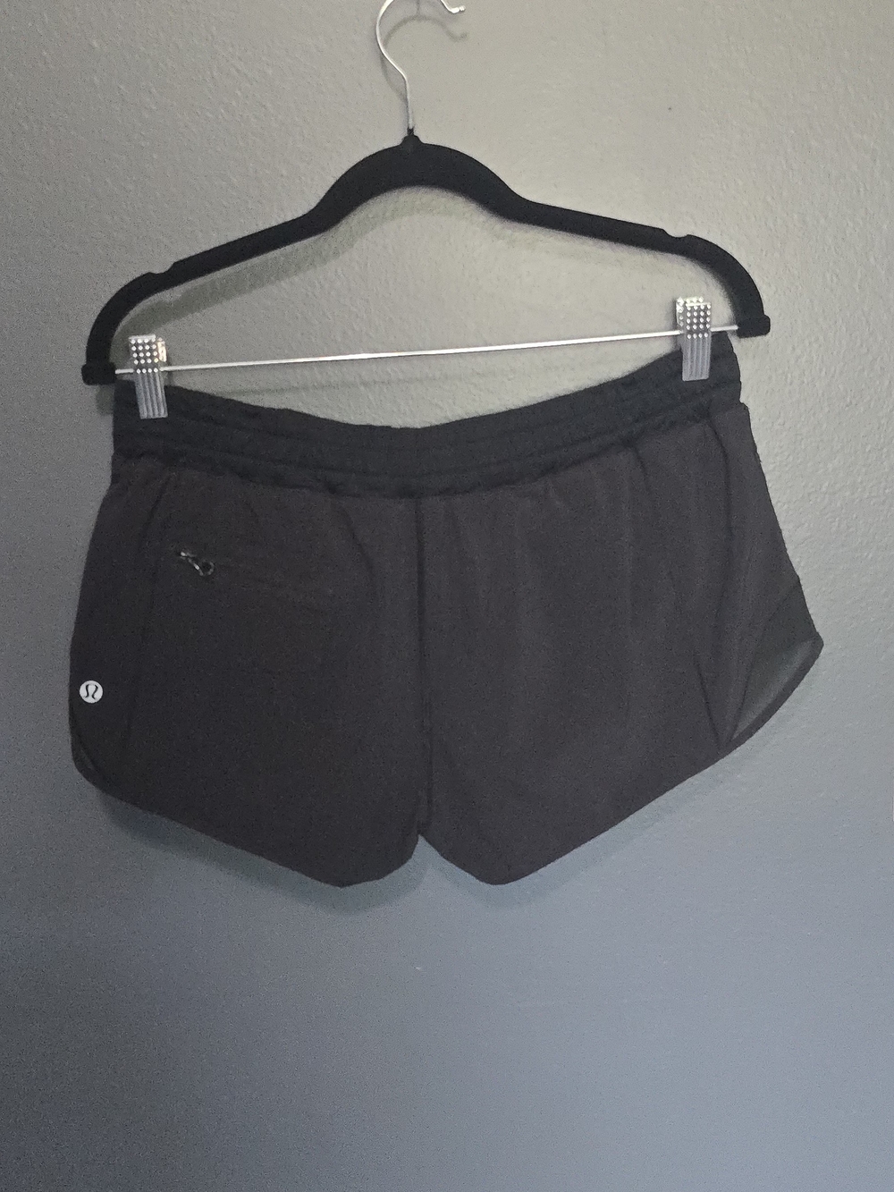 lululemon Hotty Hot Shorts (First Release) 2.5" - Picture 6 of 12